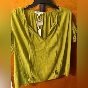 Women's Green Top